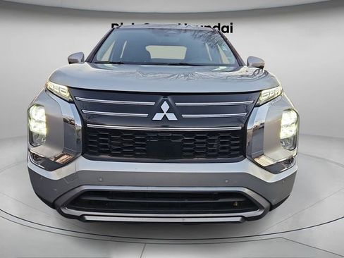 Used 2025 Mitsubishi Outlander SE image 5