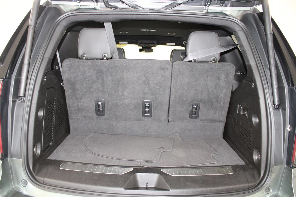 Used 2023 Chevrolet Tahoe Premier RWD image 16