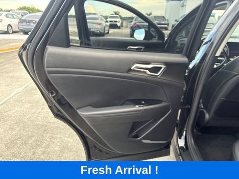 Used 2023 Kia Sportage EX FWD image 12