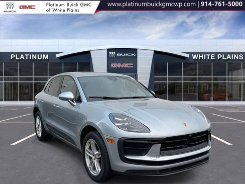 Used 2023 Porsche Macan image 1
