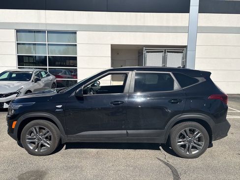 Used 2021 Kia Seltos LX image 4