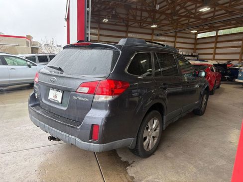 Used 2010 Subaru Outback 2.5i Premium AWD/4WD image 5