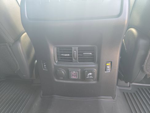 Used 2023 Nissan Titan PRO-4X w/ Pro-4x Convenience Package image 13