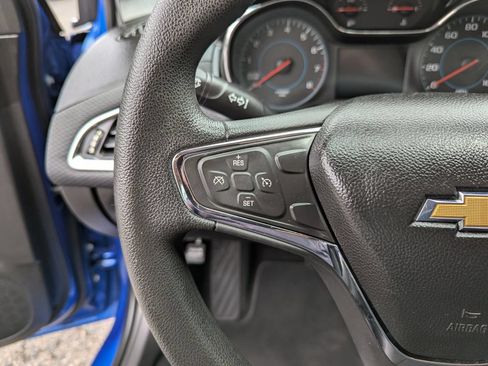 Used 2018 Chevrolet Cruze LT FWD image 16