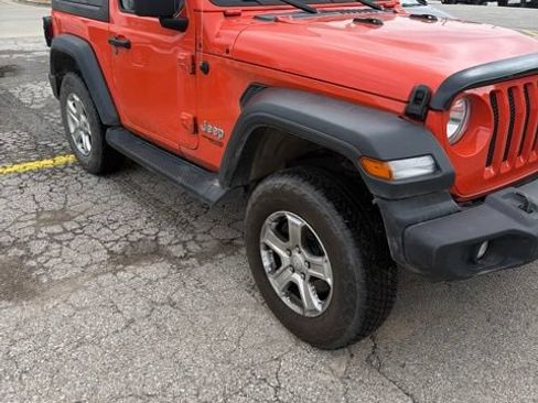 Used 2018 Jeep Wrangler Sport w/ Quick Order Package 23S AWD/4WD image 2