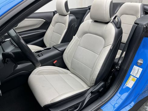 Used 2024 Ford Mustang Premium image 9