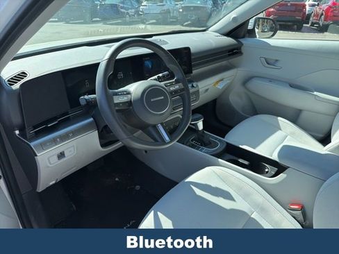 Used 2025 Hyundai Kona SEL image 4