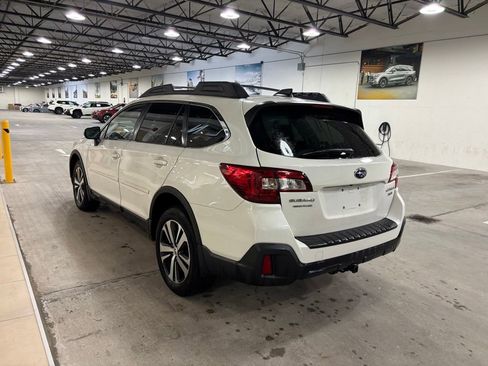 Used 2019 Subaru Outback 3.6R Limited AWD/4WD image 3