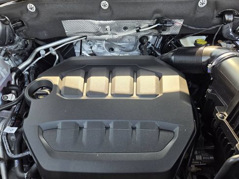 Used 2025 Volkswagen Atlas SE FWD image 26