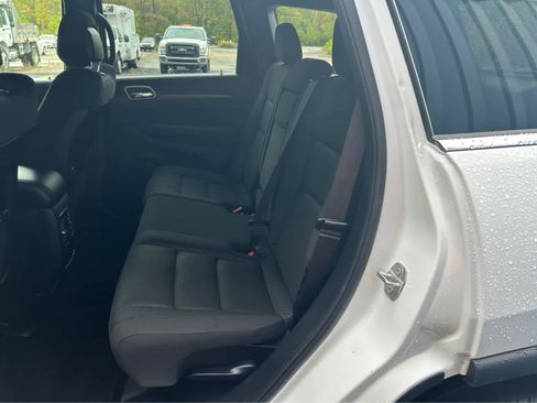 Used 2021 Jeep Grand Cherokee Laredo image 10