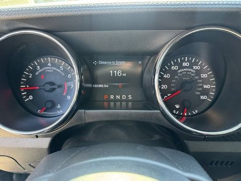 Used 2016 Ford Mustang Coupe image 12