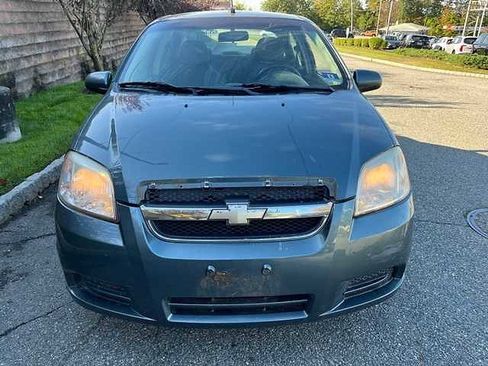 Used 2010 Chevrolet Aveo LT w/ Power and Convenience Package image 2