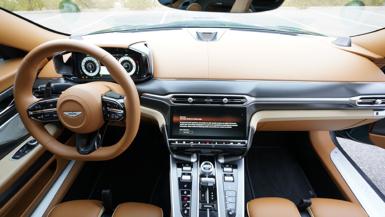 Used 2025 Aston Martin Vanquish RWD image 4