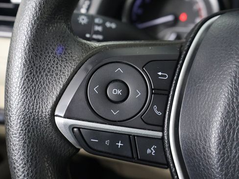 Used 2021 Toyota Camry LE image 33