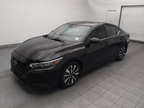 Used 2024 Nissan Sentra SV w/ SV Premium Package FWD image 2