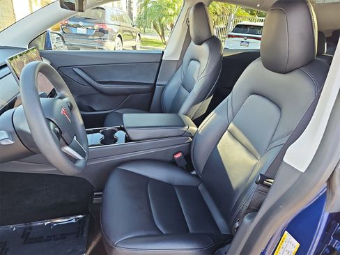 Used 2021 Tesla Model Y Long Range image 16