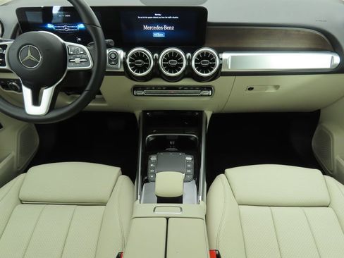 Certified 2022 Mercedes-Benz GLB 250 4MATIC image 13