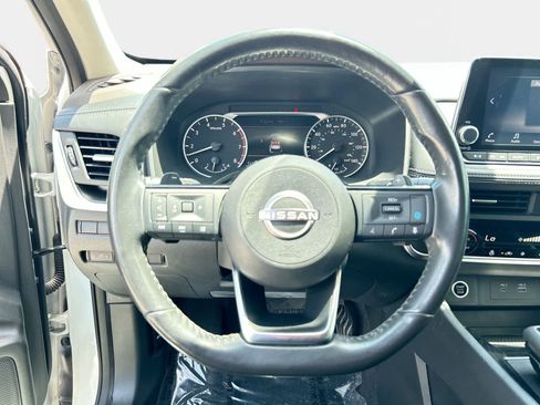 Used 2023 Nissan Rogue SV w/ SV Premium B Package FWD image 16