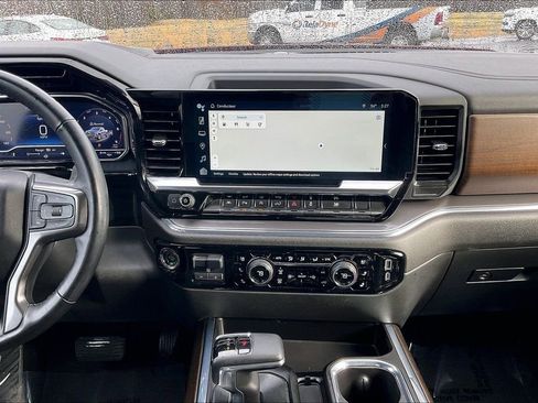 Used 2024 Chevrolet Silverado 1500 High Country image 13