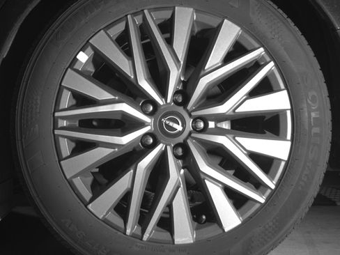 Used 2025 Nissan Altima 2.5 SV FWD image 14