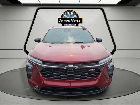 Certified 2024 Chevrolet Trax RS w/ Sunroof Package FWD image 2