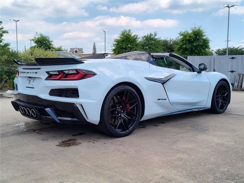 Used 2024 Chevrolet Corvette Z06 RWD image 7