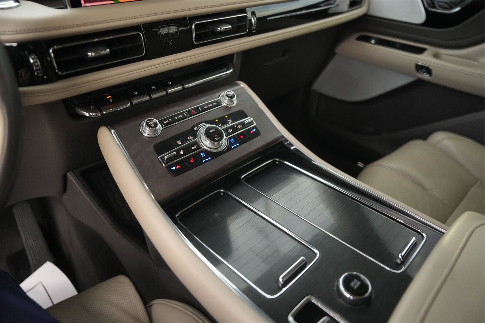 Used 2024 Lincoln Aviator Reserve w/ Equipment Group 201A AWD/4WD image 31