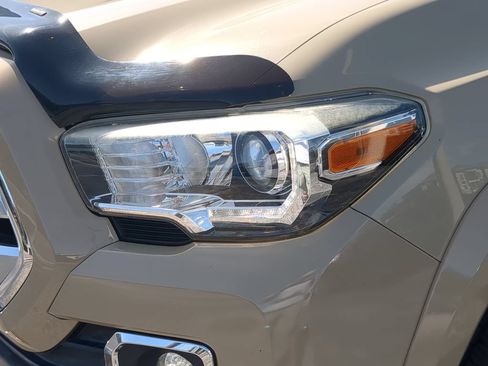 Used 2019 Toyota Tacoma Limited RWD image 7