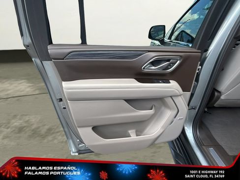 Certified 2024 GMC Yukon XL SLT w/ SLT Luxury Package AWD/4WD image 24