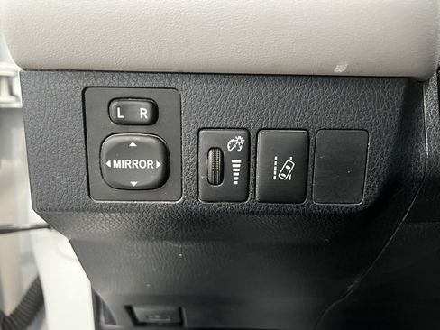 Used 2016 Toyota RAV4 Limited w/ Advanced Technology Package image 10