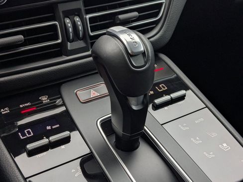 Certified 2026 Porsche Macan AWD/4WD image 20