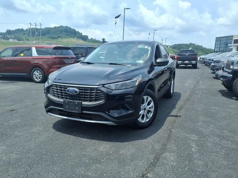Used 2023 Ford Escape Active AWD/4WD image 3