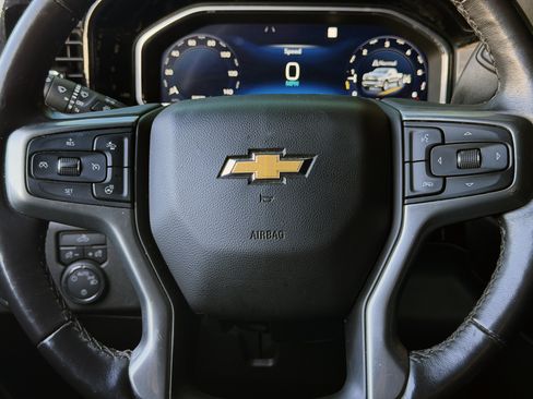 Used 2022 Chevrolet Silverado 1500 LT AWD/4WD image 18