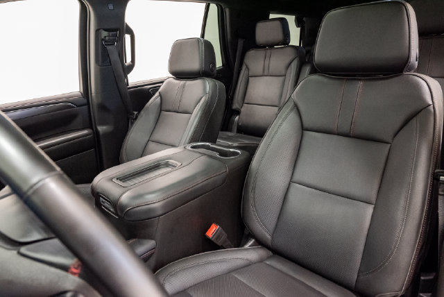 Used 2024 Chevrolet Tahoe RST w/ Luxury Package AWD/4WD image 9