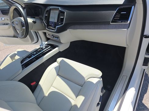 Certified 2024 Volvo XC90 B6 Ultimate AWD/4WD image 13
