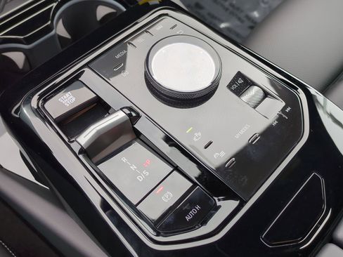 Certified 2026 BMW 530i xDrive w/ Premium Package image 24