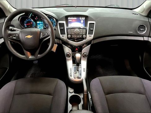 Used 2015 Chevrolet Cruze LT image 7