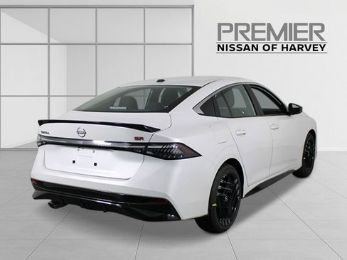 New 2026 Nissan Sentra SR w/ SR All Weather Package FWD image 5