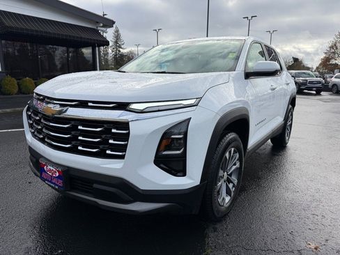 Used 2025 Chevrolet Equinox LT image 11