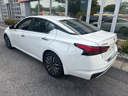 Used 2023 Nissan Altima 2.5 SV FWD image 4