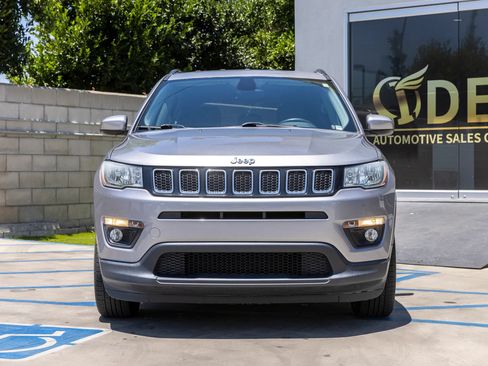 Used 2018 Jeep Compass Latitude w/ Popular Equipment Group FWD image 4