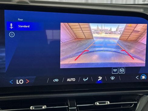 Used 2025 Chevrolet Equinox EV LT FWD image 21