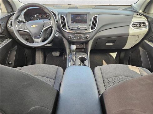 Used 2024 Chevrolet Equinox LT FWD image 16