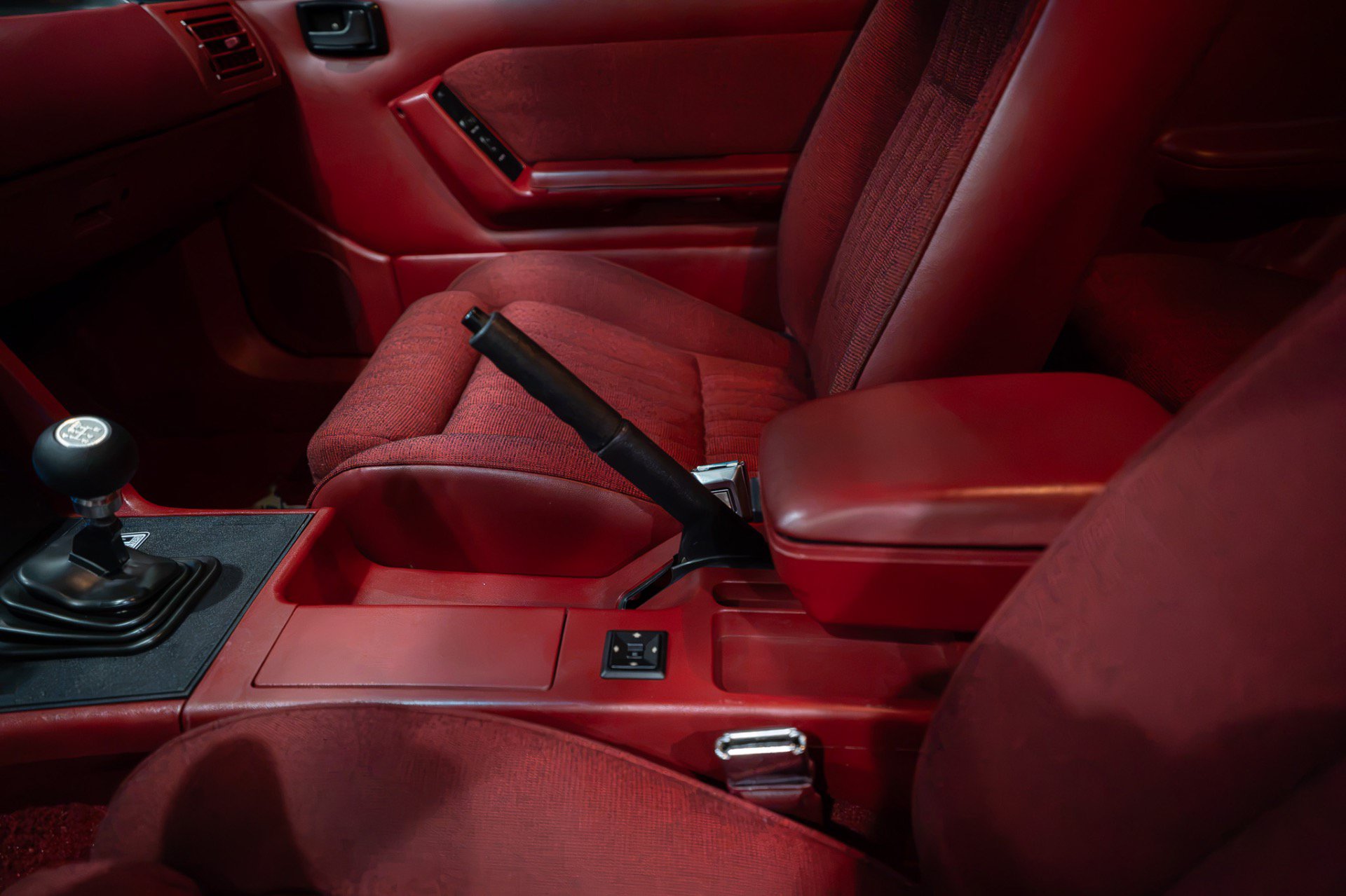 Used 1990 Ford Mustang GT RWD image 19