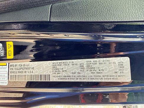 Used 2023 Jeep Wrangler Unlimited Sahara AWD/4WD image 36