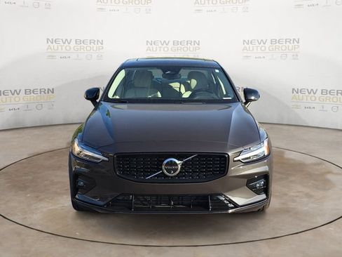 Certified 2025 Volvo S60 B5 Plus FWD image 8