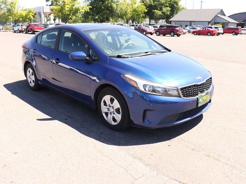 Used 2017 Kia Forte LX w/ LX Popular Package FWD image 3