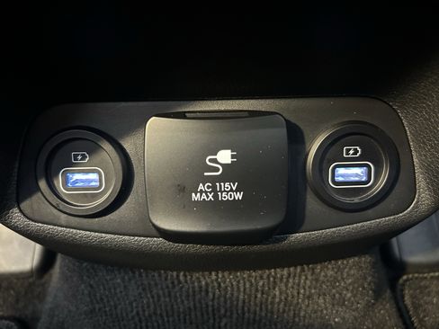 Used 2021 Hyundai Santa Fe Limited image 21