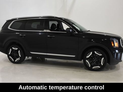 Used 2025 Kia Telluride S AWD/4WD image 3
