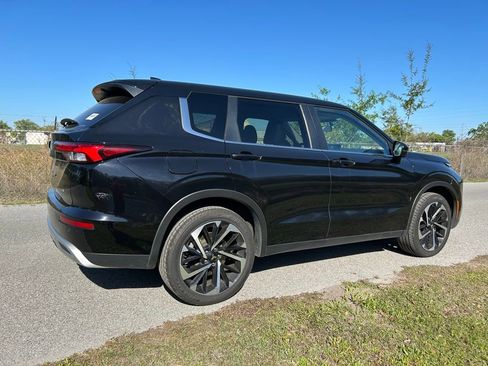 Used 2024 Mitsubishi Outlander SE image 5